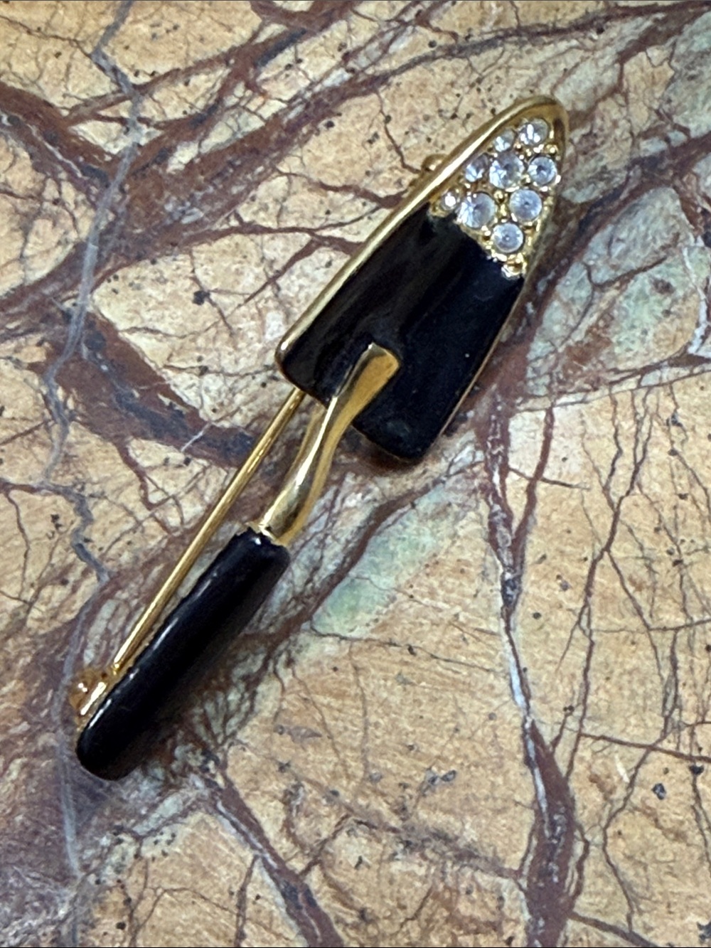 Fashion Jewelry Black and Gold Rhinestone Nail Brooch